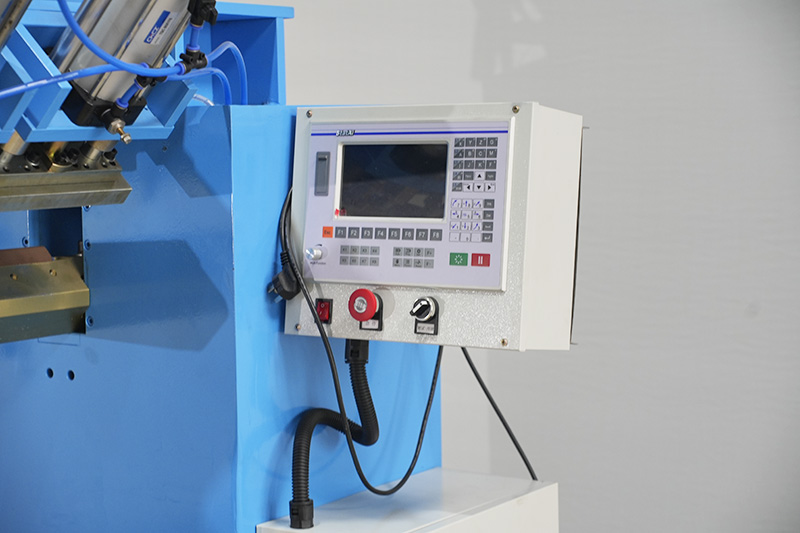 CNC Welding Machine Specially Designed For Rounded Corners In Stainless Steel Metal Sinks
