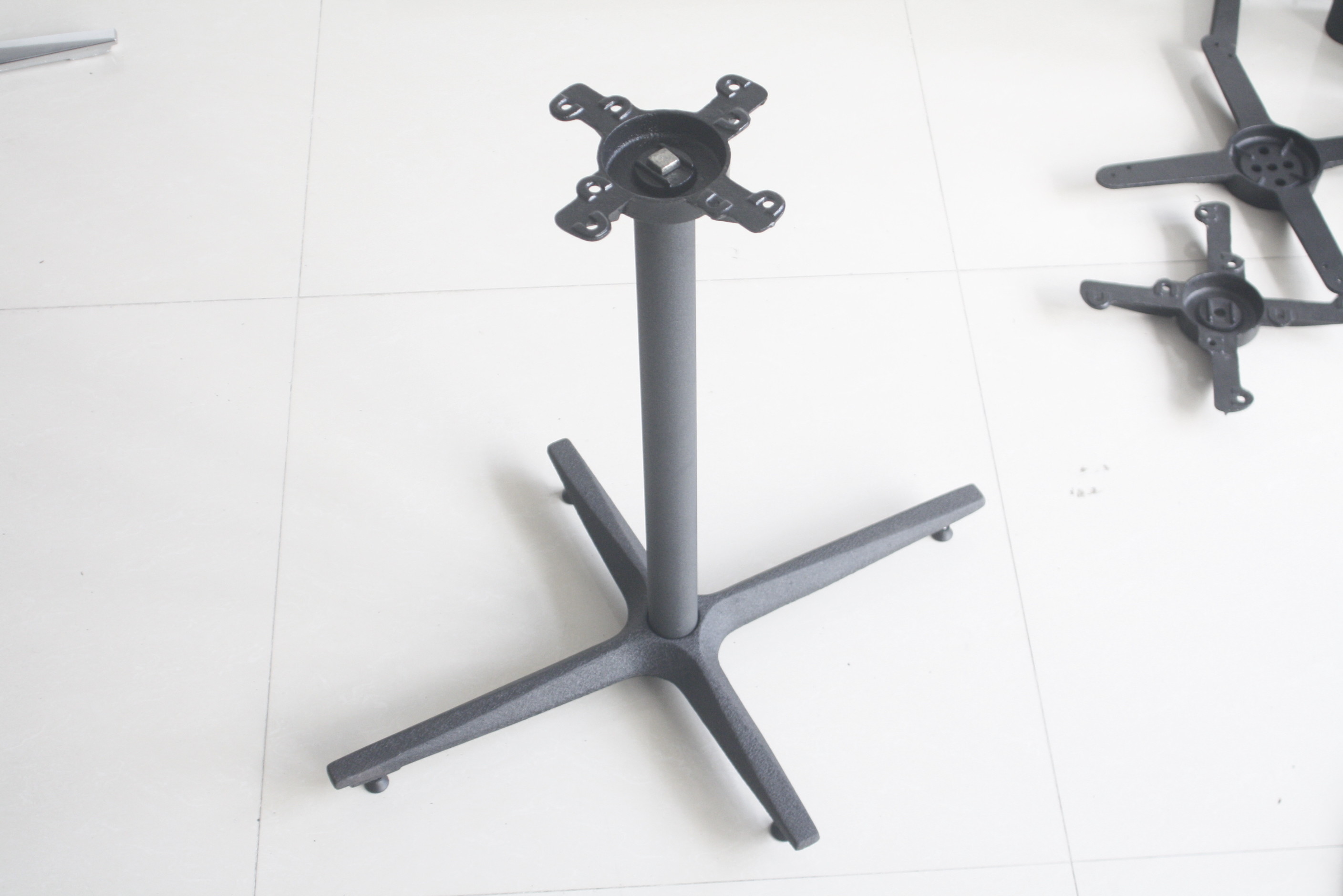 Bistro Table base Cross Base Black Wrinkle Powder Coating For Commercial Furniture