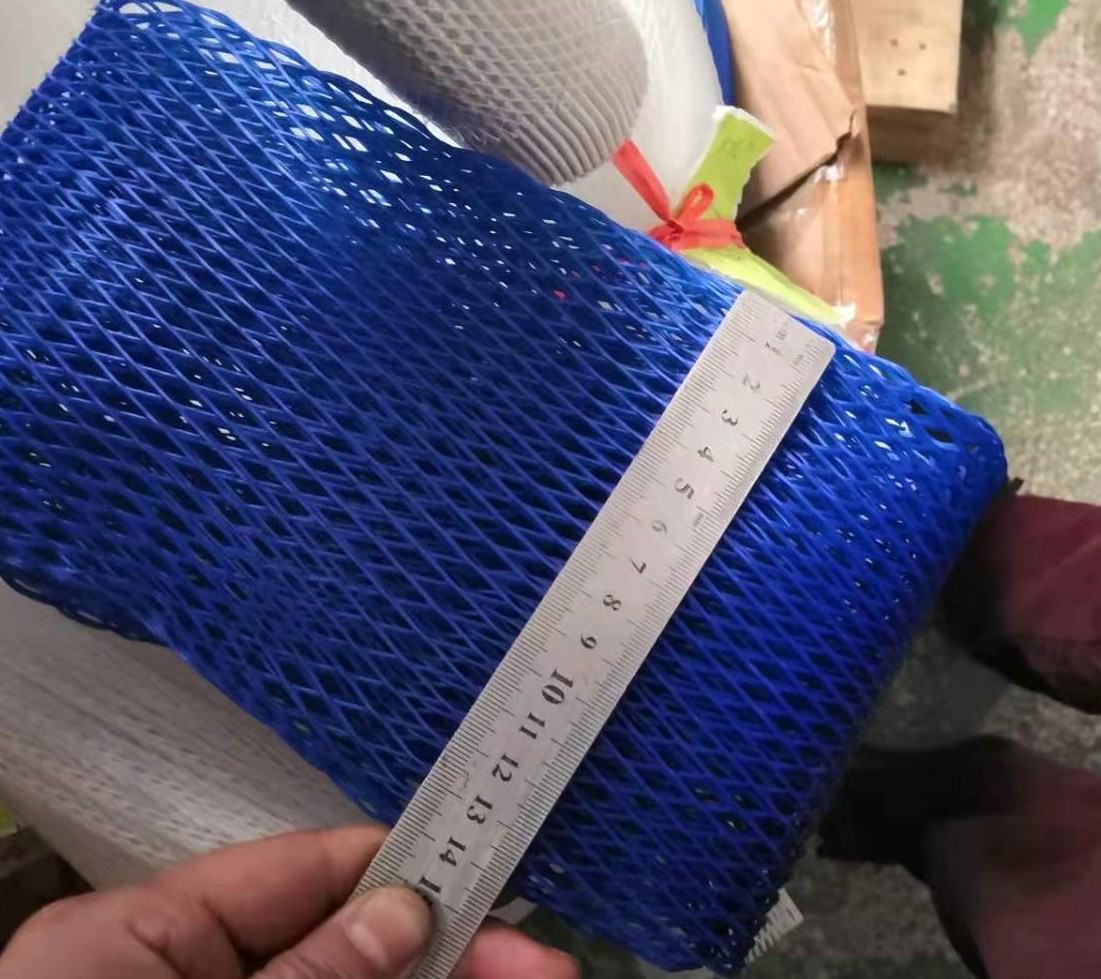 Extruded PE Protective Mesh Netting Soft Polyethylene For 5CM Diameter Object