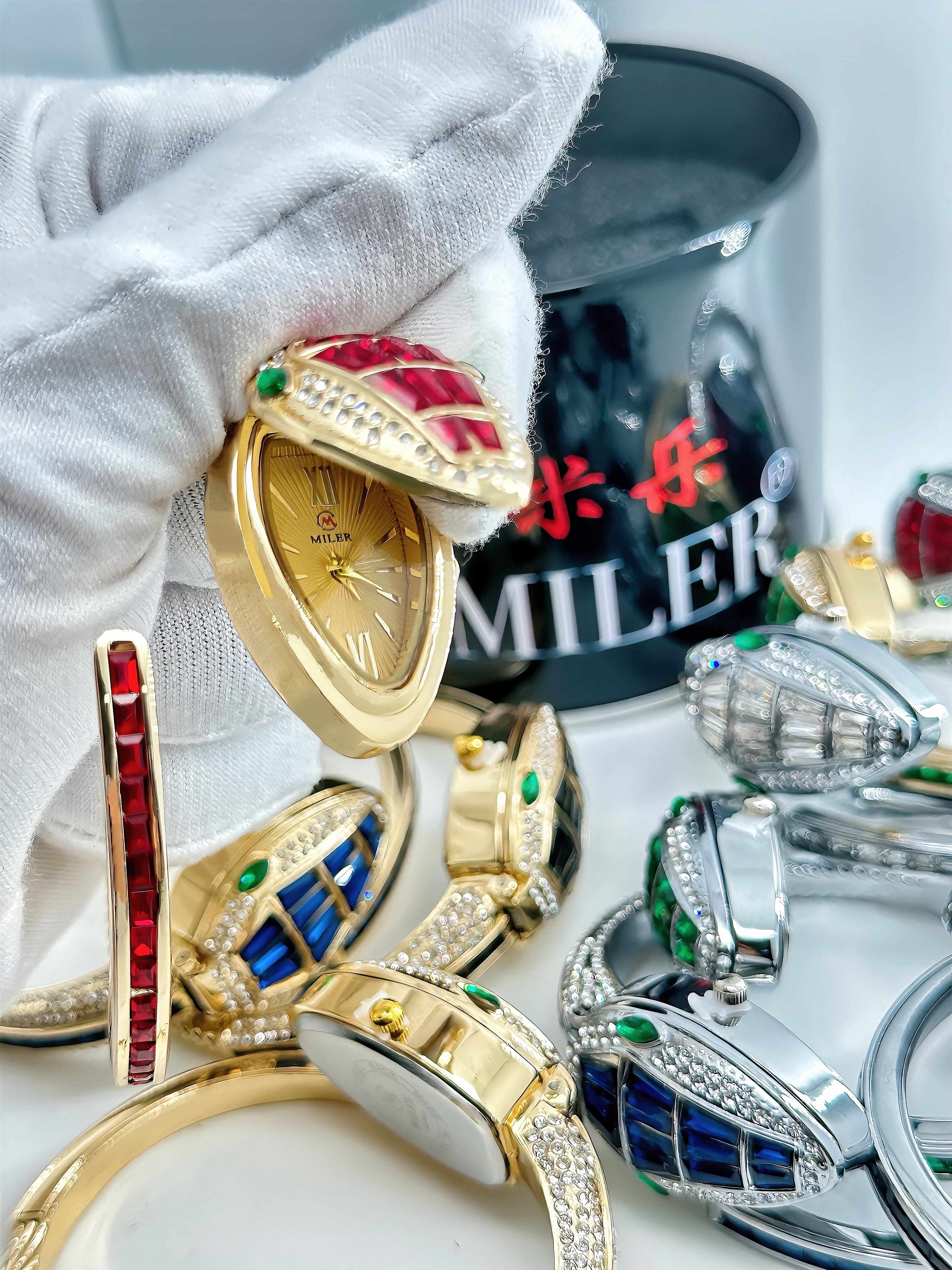 Miler Hot Sell Bracelet Wrapped With Diamond Clamshell Creative Women Watch