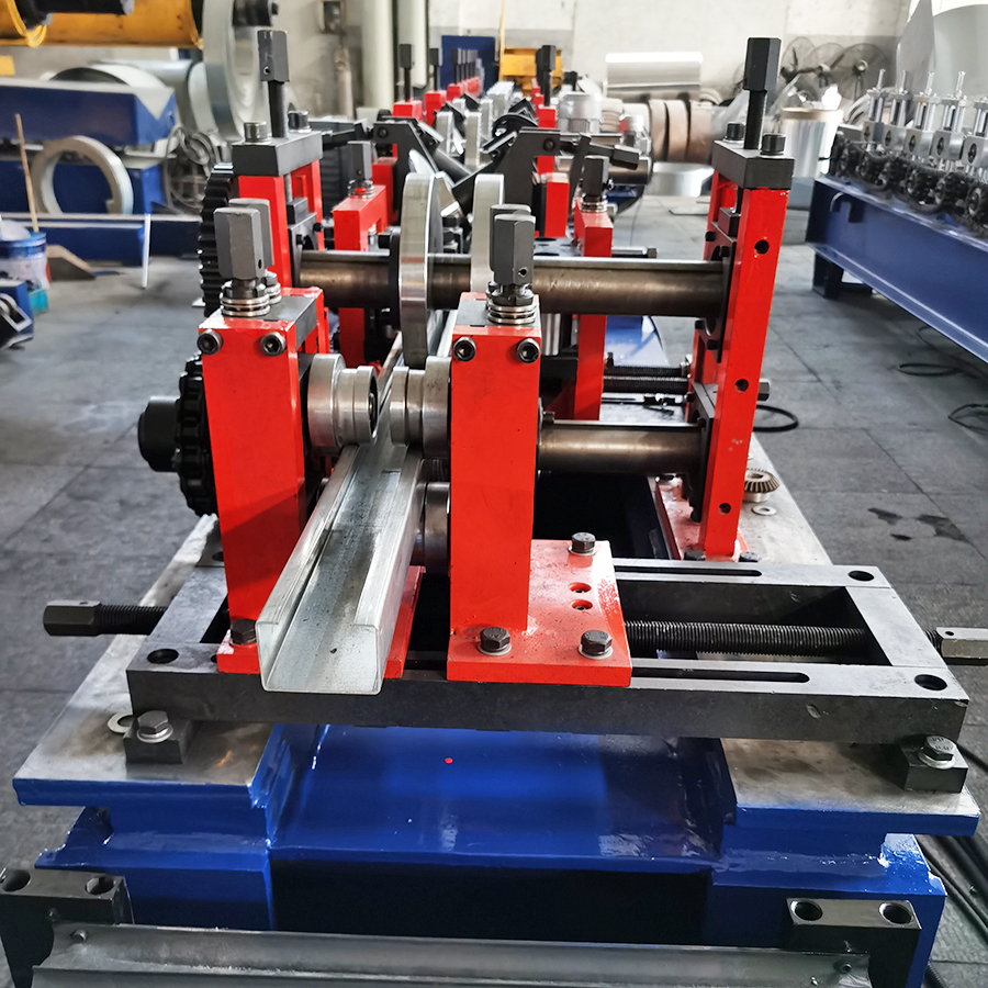 5000kg Mobile Guard Gutter Rolling Machine For Tile Forming