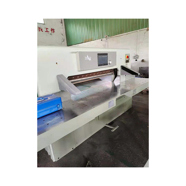Color 1370 Computer Paper Cutter with 2800x2800x1600 mm Size and 380v Voltage