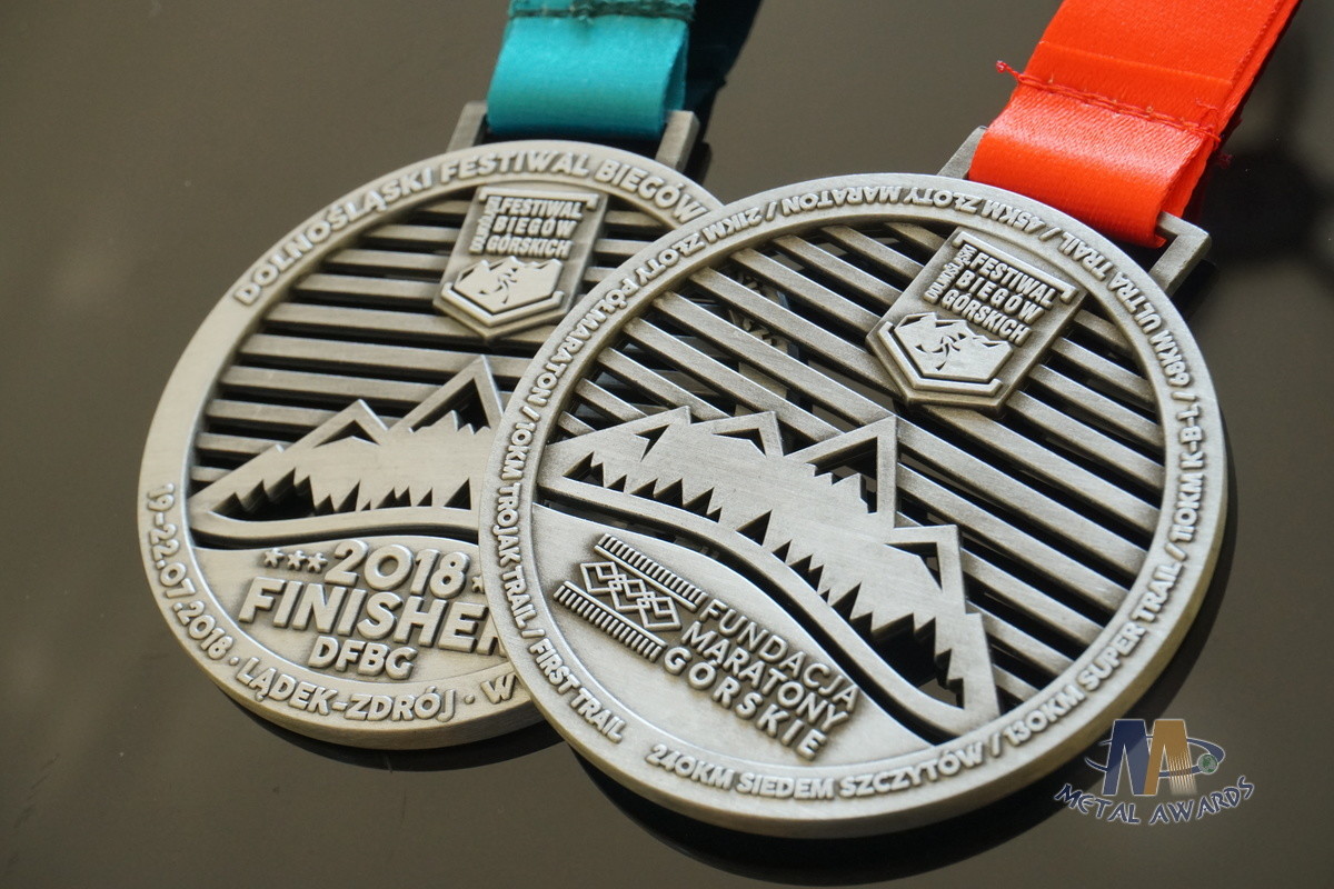 Smooth Back Finisher Metal Award Medals For Holiday Souvenir Decoration