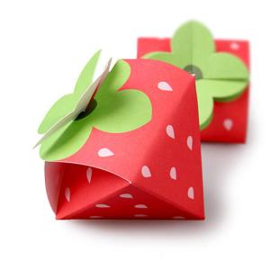 China Strawberry Shaped Paper Candy Box Packaging Custom Design Printing Logo wholesale