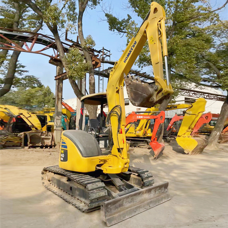 2019 Year Model 4 Ton Used Excavator Komatsu PC40 in Shanghai Crawler Chain Moving Type