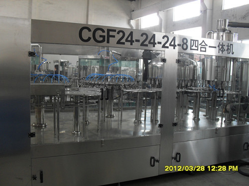 3000 - 20000 Bph Stainless Steel Liquid Bottle Filling Machine 4 In1 Plastic