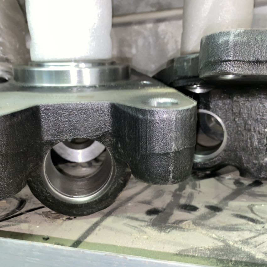 Steel Steering Knuckle Assembly for AZ9100414036 SINOTRUK Howo Truck Durable Material