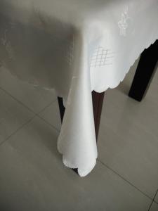 China BSCI audit passed-Luxuary 100% Polyester shinning jacquard tablecloth wholesale