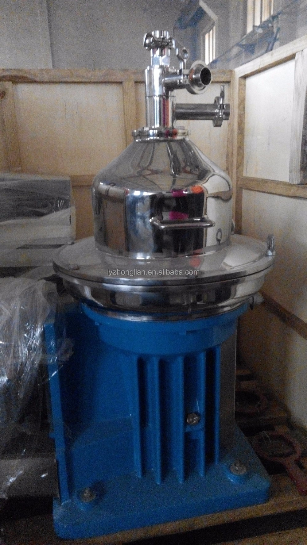 Industrial water oil used disc centrifuge separator price for fermentation broth concentration