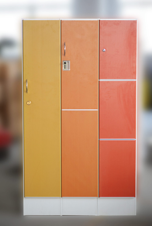 Red Door PVC Material Employee Storage Lockers Sturdy Four Tier Lockers For GYM