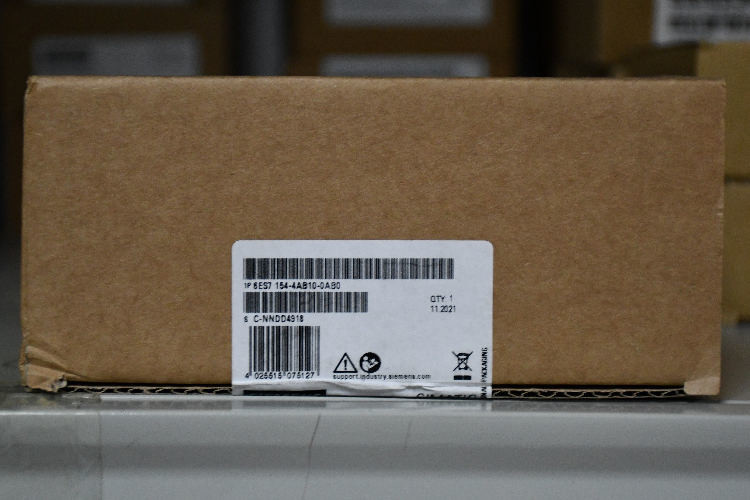 Siemens Empty Slot Cover for use with Peripheral Connector, SIMATIC S7-400 Series, S7-400