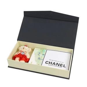 China Biodegradable Bridesmaid Wedding Paper Box Elegant Premium Flat Folding Gift Box wholesale