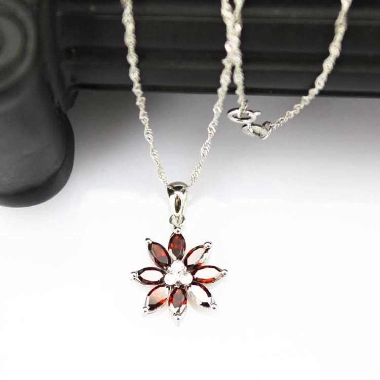 925 Silver Jewelry Blue Topaz Cubic Zircon Flower Pendant (FP022)