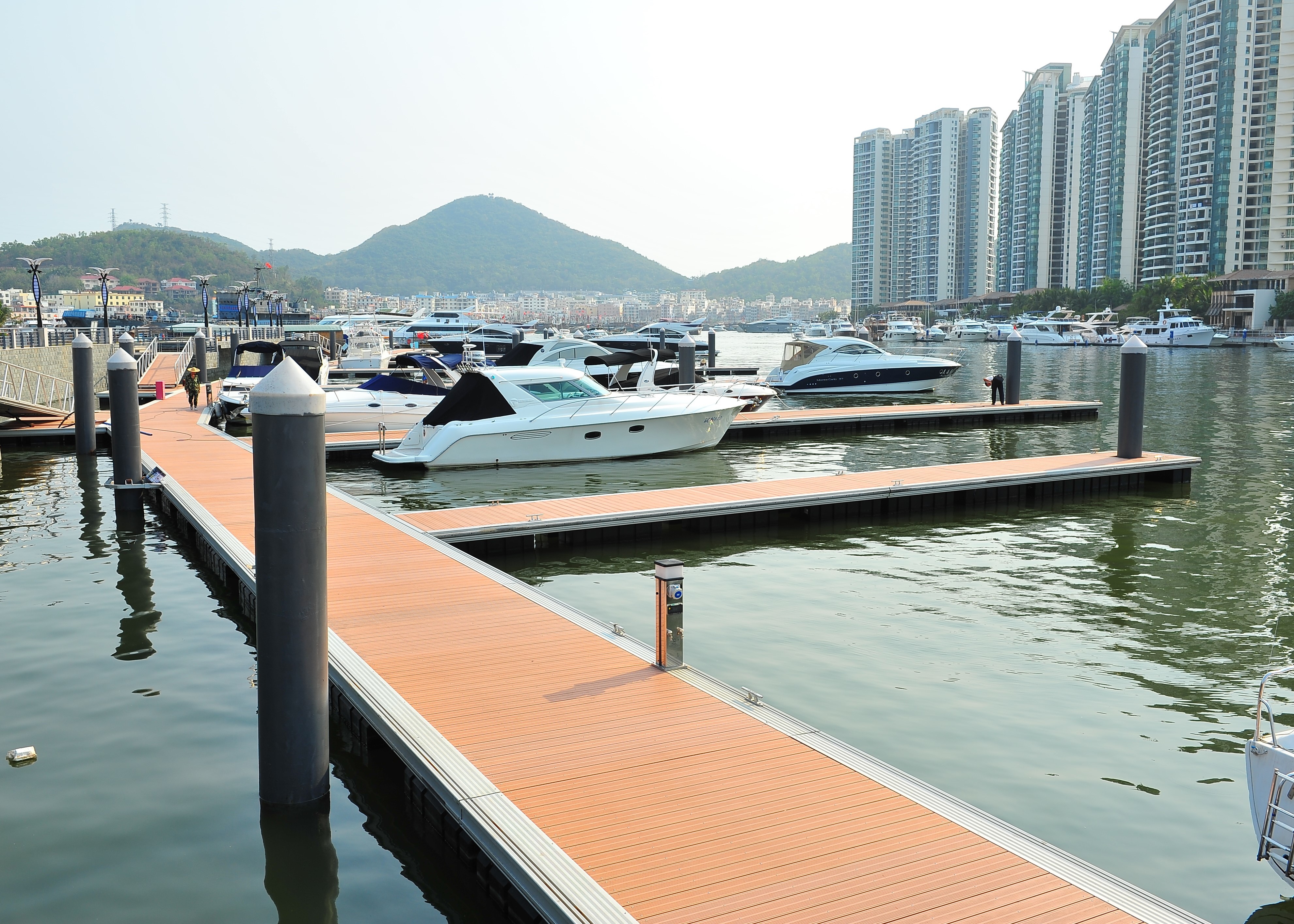 Marine LLDPE Floater Corrosion Resistant For Aluminum Floating Dock Floating Pontoon Bridge Use