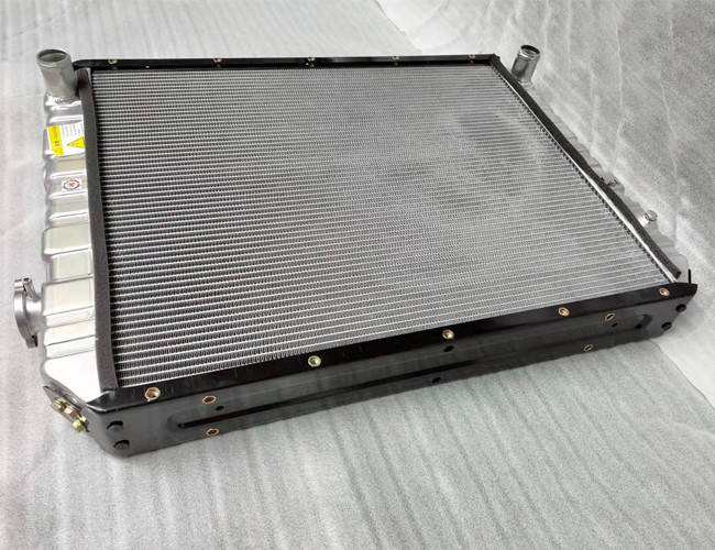 PC100-6 PC120-6 PC130-6 Water Tank Radiator Water Container 4D95 4D102 203-03-61112
