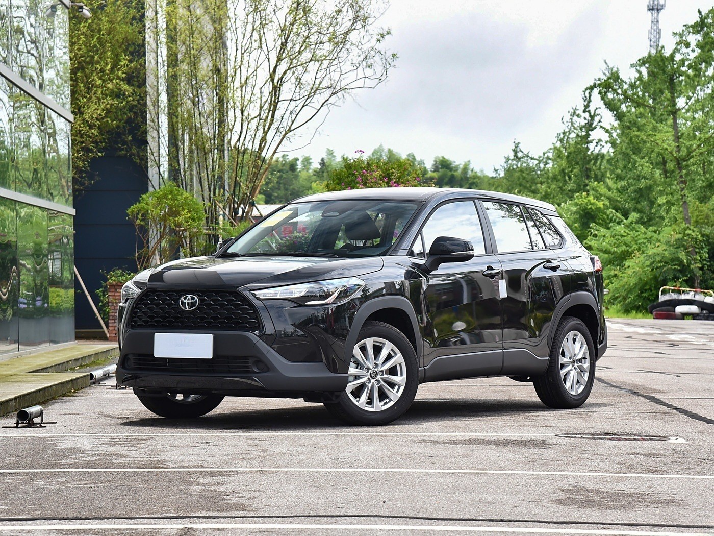 Highly Toyota Corolla Car With RWD Comfortable Fabric Seats Automatic Gearbox R15 Tires Rear Camera