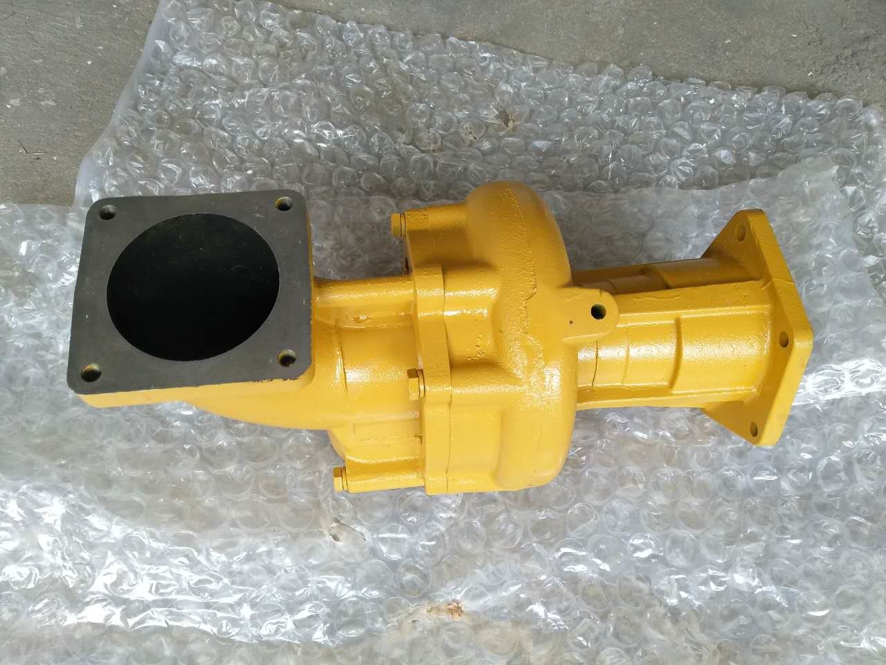komatsu D275 bulldozer water pump PC1250 water pump 6162-63-1025