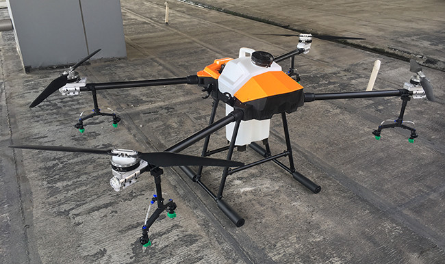 UAV Crop Spraying Drone 4 Rotors 20L Pesticide Tank