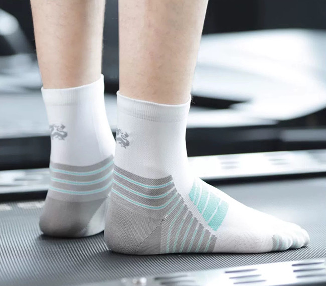 Moisture Wicking Ankle Marathon Running Socks Women Men Athletic Socks