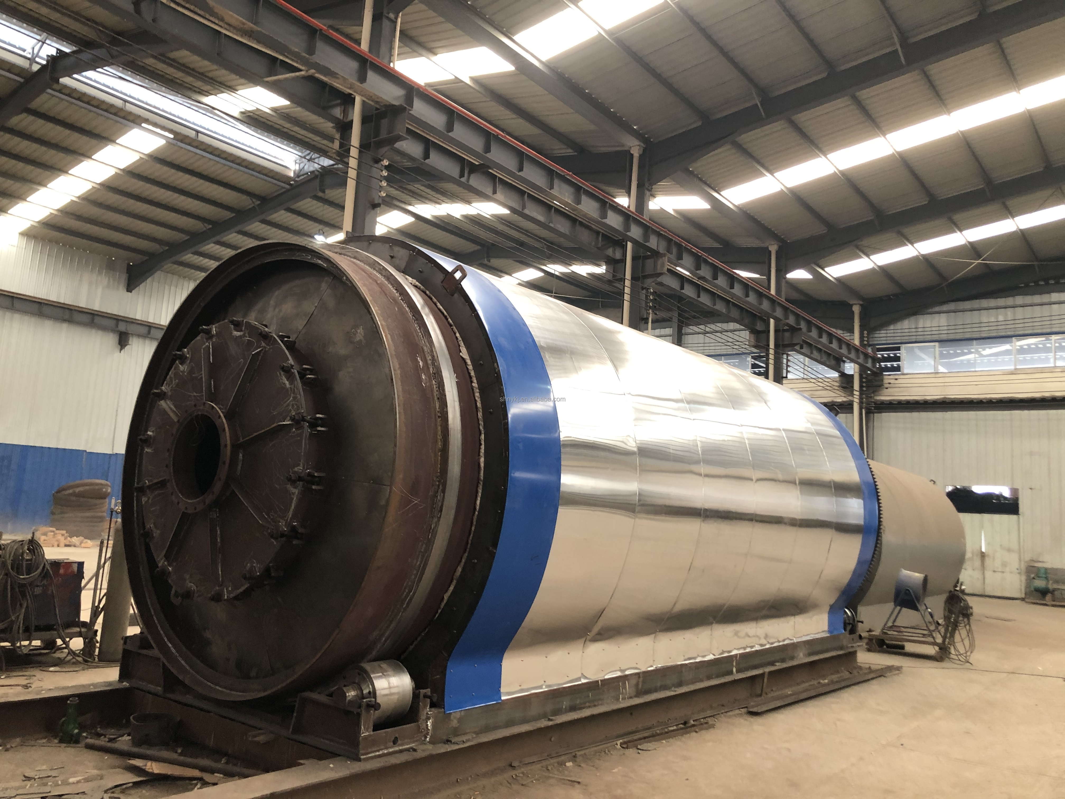 Engineer Guided Installation Pyrolysis Plant for Recycle Waste Tire Tyre Plastic Sludge