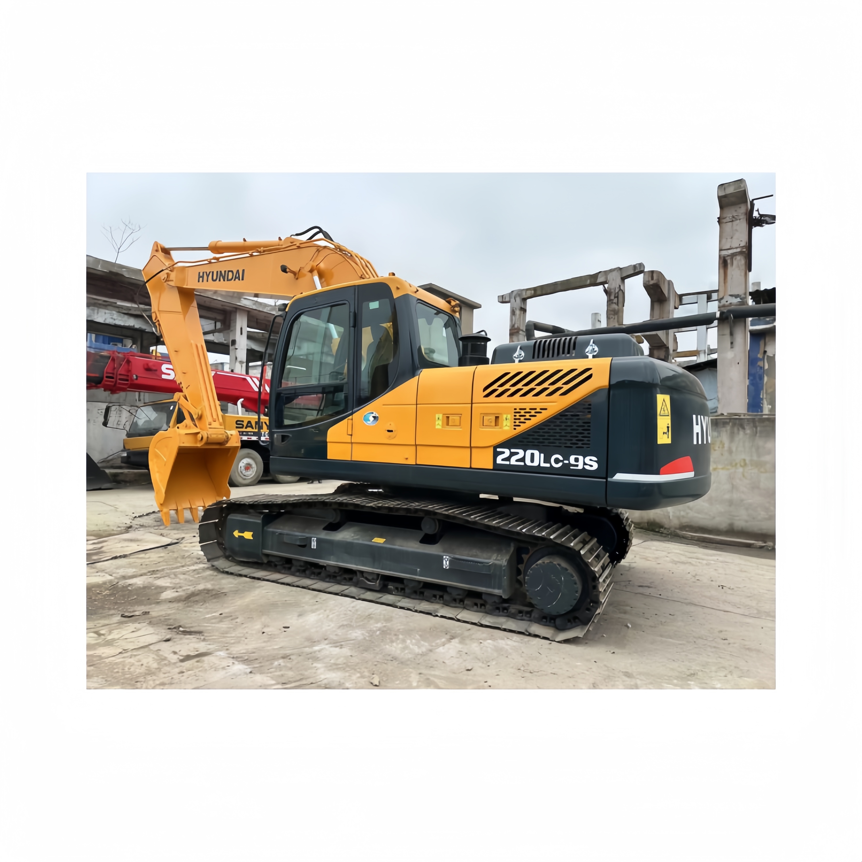 Hyundai 220LC-9s Excavator Loader with 1.05 m3 Bucket Capacity and 800 Working Hours