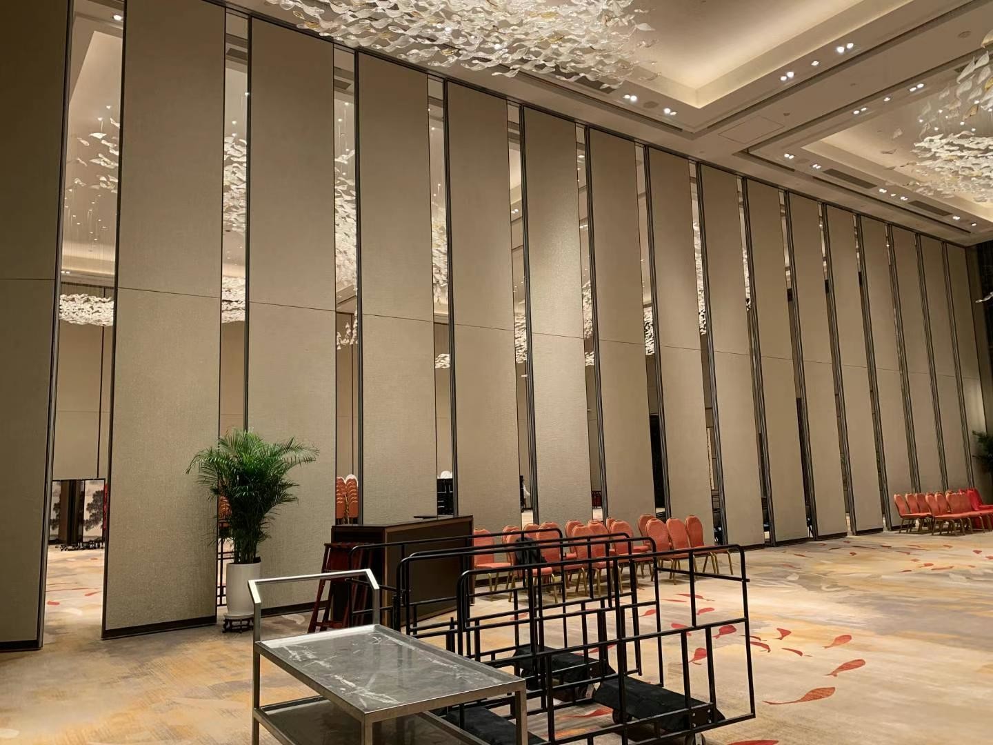 Movable partition wall Ultrahigh for Banquet Hall with Semi-automatic turning track