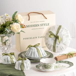 China European And British Influence Green Porcelain Dinnerware Set For Sustainable Dining wholesale