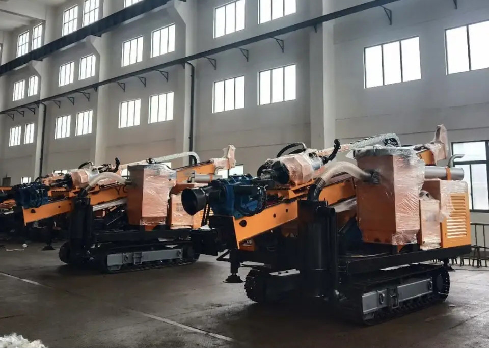 300 Meters Depth Compact Crawler Mounted Drill Rig With 89mm Drill Pipe