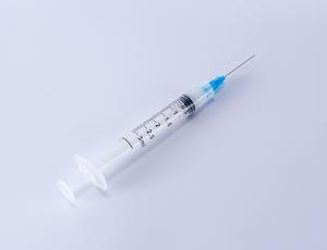 China Disposable Slip Lock 3ml 5ml Luer Lock Syringe 12cm wholesale