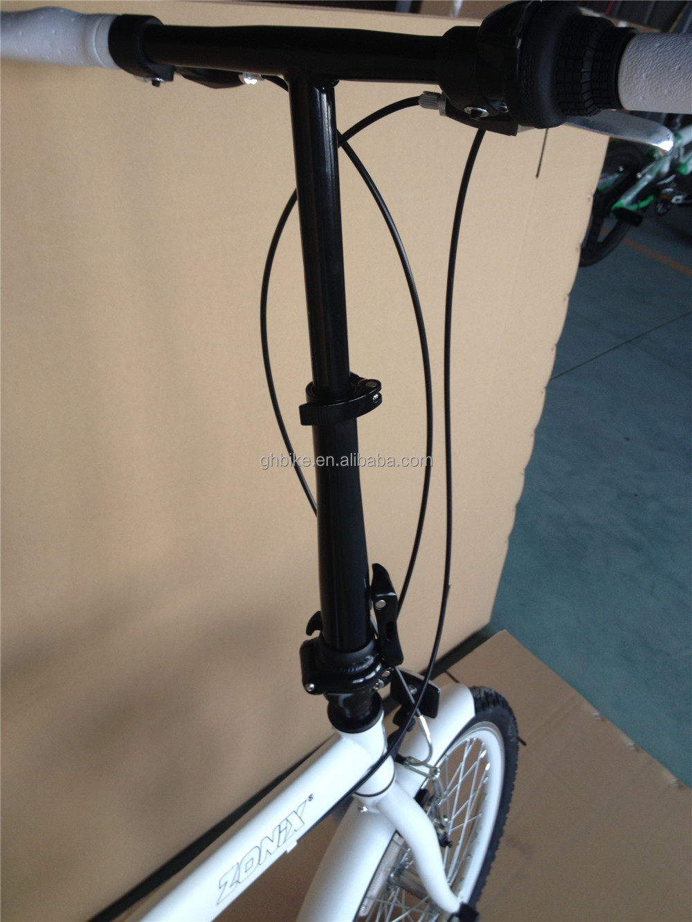 Lightweight 20 Inch Adult Unisex Folding Bicycle with 7 Speed Aluminium Lasco Wheelset