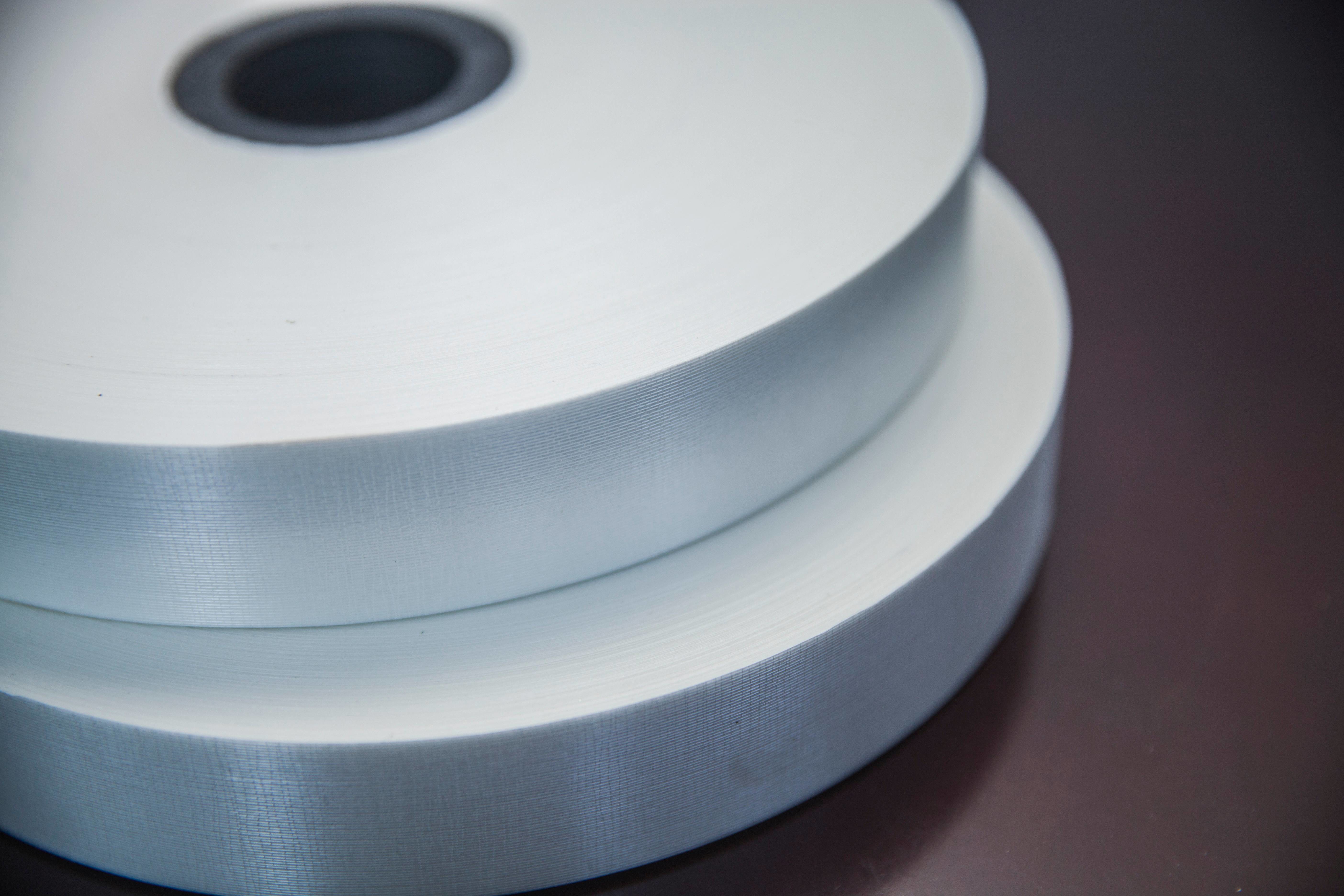 Single Side Synthetic Mica Tape Roll High Dielectric For Electric Insulation