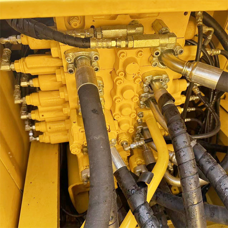 24ton Used Komatsu PC240-8 Crawler Excavator with 1.2m3 Bucket Capacity at Affordable