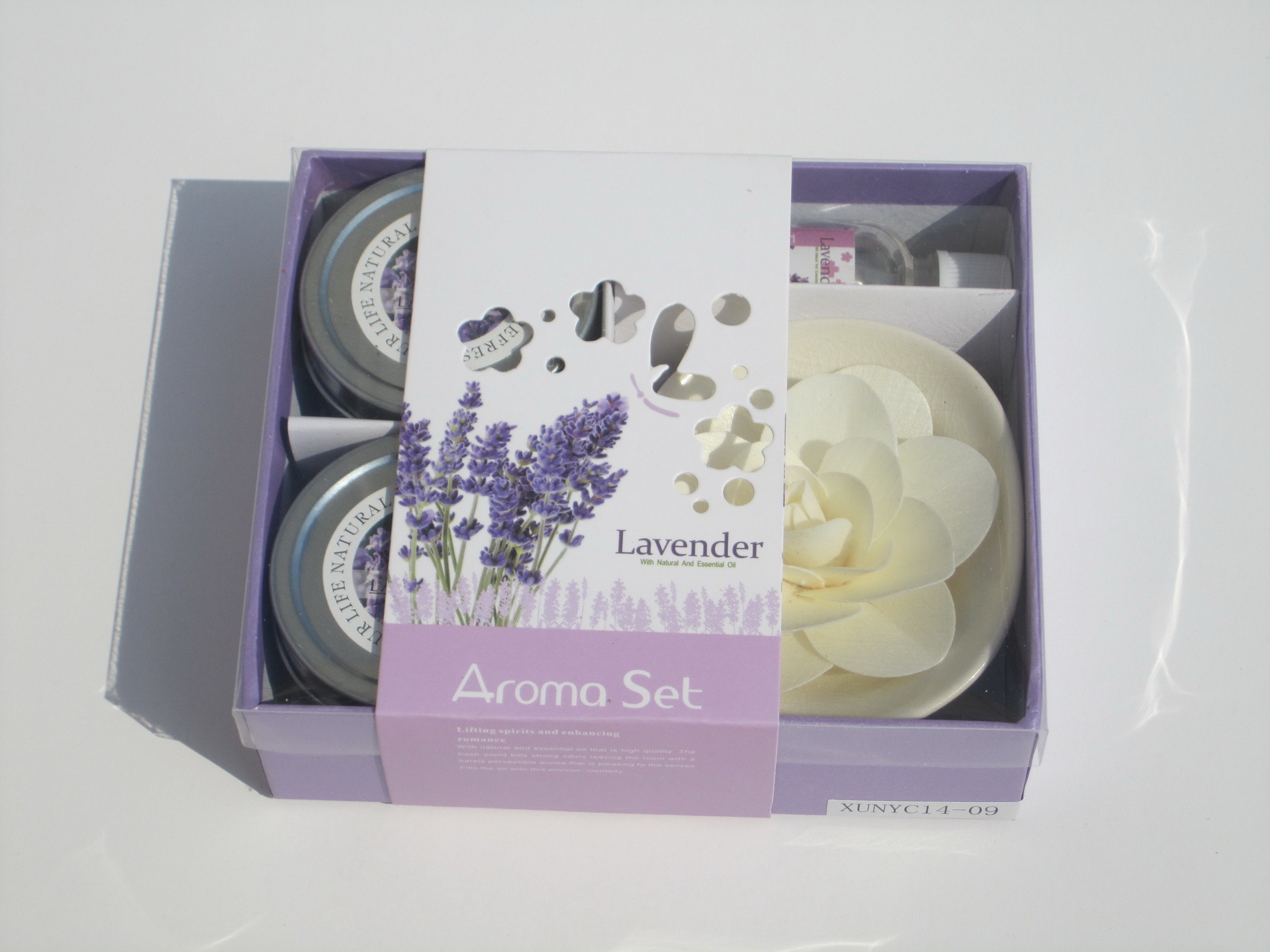 Ivory lavender fragrance scented tin candle and rose candle with printed label packed into gift box