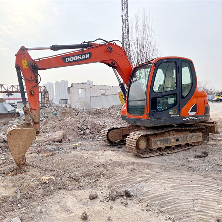 Original Paint 7 Ton Earth-moving Machinery for Doosan DX75 Excavator in Shanghai