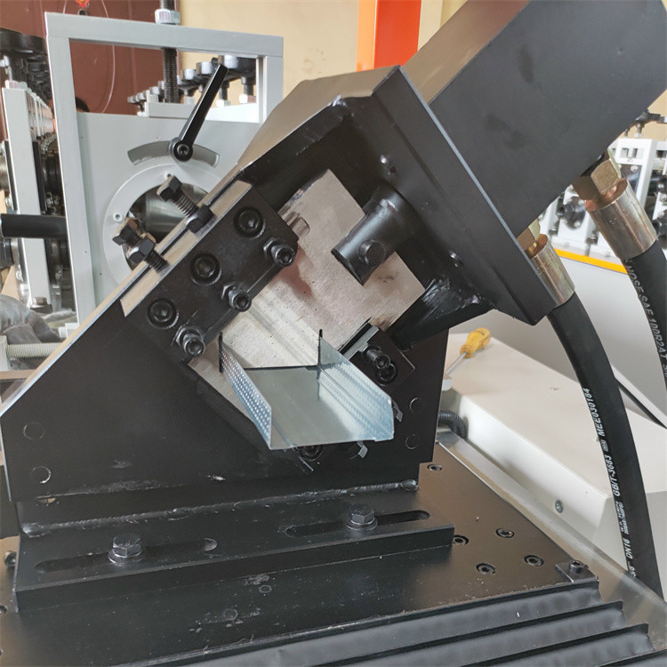 Metal GI C U Shape Light Steel Keel Stud And Track Roll Forming Machine Line