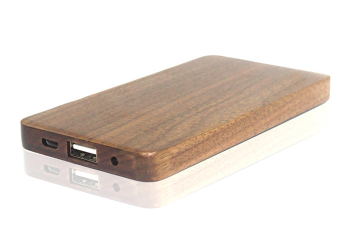 Portable Maple Carved Wood Power Bank 4000 Milliampere For Iphone 8