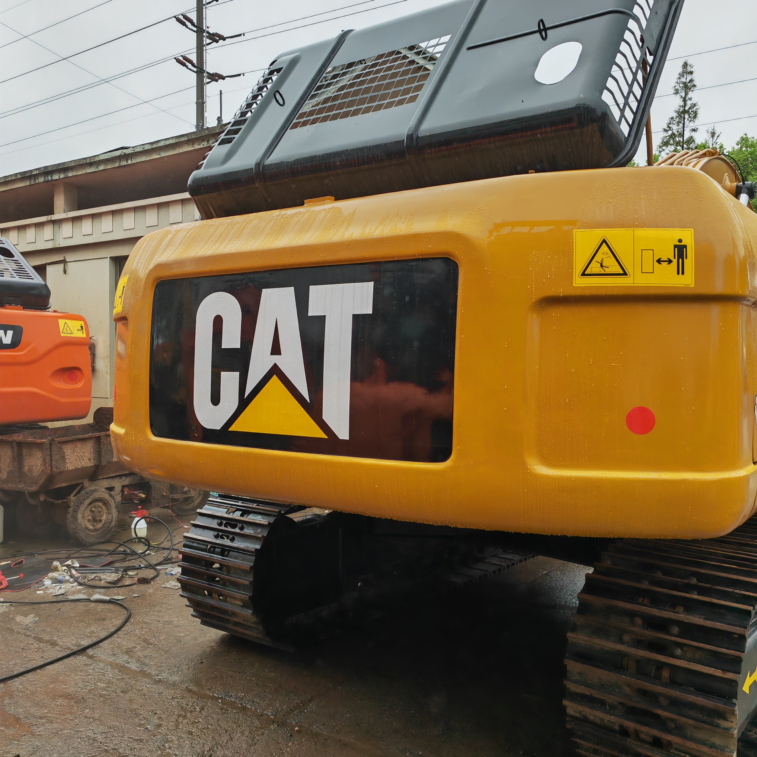 Used CAT 325D Crawler Excavator 203 HP with 1 Year Warranty