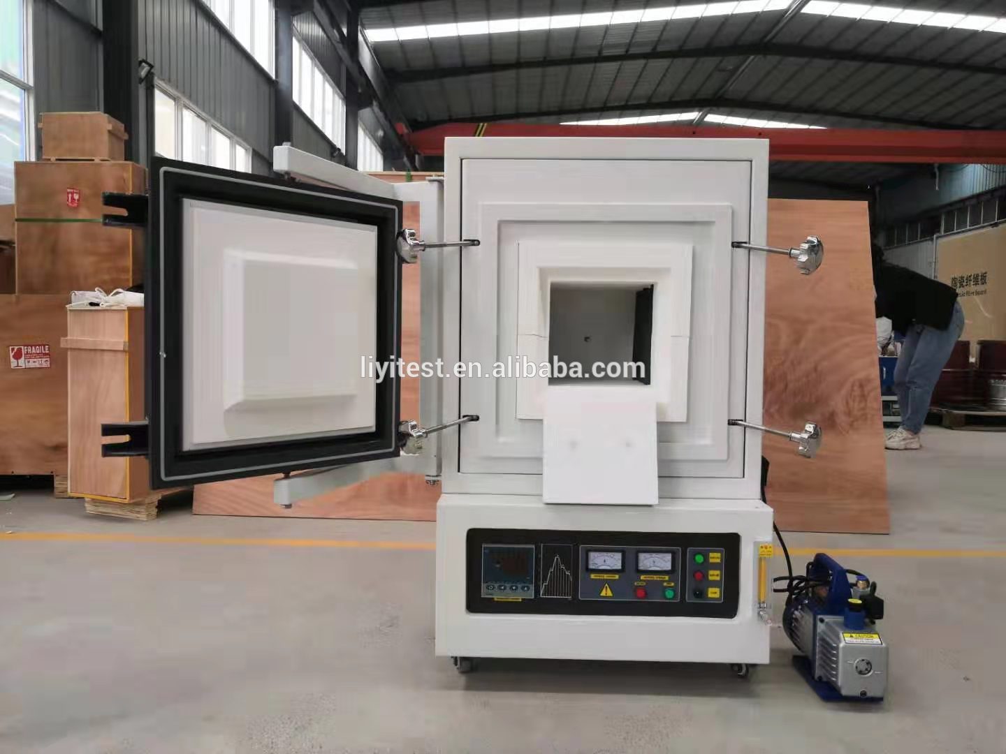 LIYI 1700 Degree Optional Sizes With Vacuum Pump Inert Gas Atmosphere Vacuum Muffle Furnace