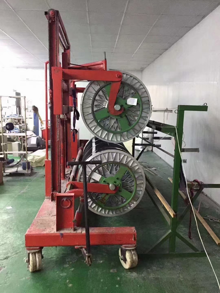 Manual Hydraulic Warp Beam Trolley Empty Upper And Bottom Beams Carried Together