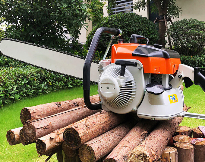 2 Stroke Single Cylinder Gasoline Chainsaw 4.8KW High Power 105cc Power Saw