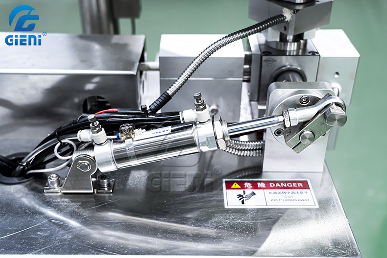Piston Filler Tank Lifting Cosmetic Powder Press Machine
