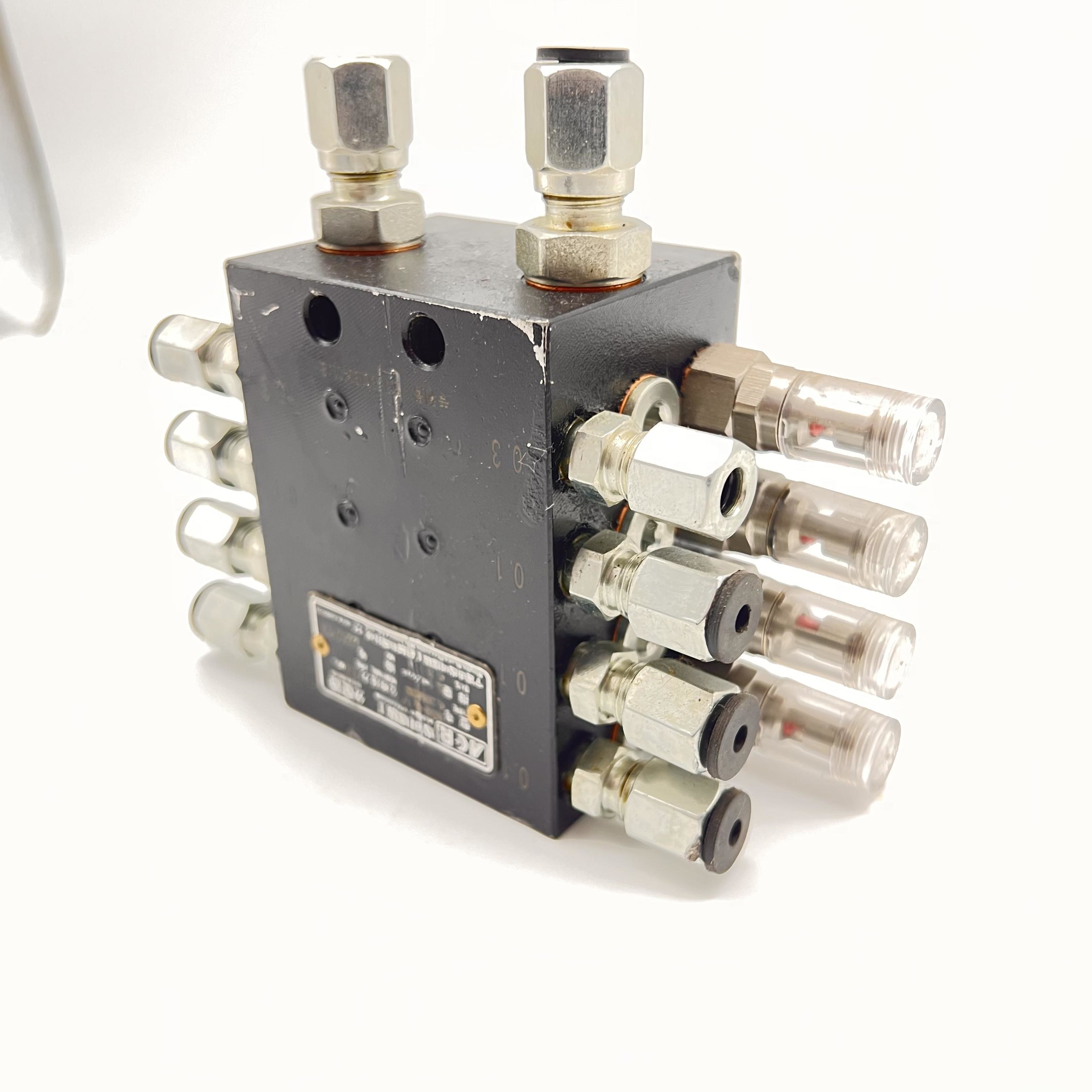 8ASQ-0.1/0.15/0.2X2/D66D progressive distributor is suitable for lubricating pump barrels
