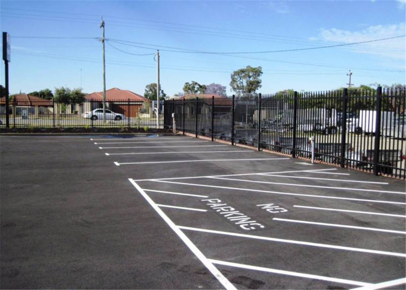 black powder coated tubular galvanized steel fence 1.2m*2.35m rail 45shs tube spacing 100mm upright 25mm