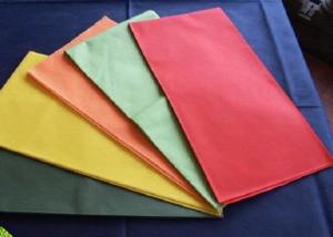 China Polypropylene TNT Non Woven Tablecloth 1m*1m Customized Printing Breathable wholesale