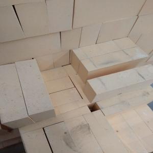 China High Purity Alumina Bubble Lightweight Fire Brick For Chemical Industry Furnace wholesale