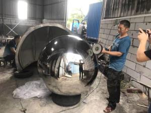 China 36 Inch Large Sphere Garden Ornament , Garden Sphere Sculpture Mirror Finish wholesale