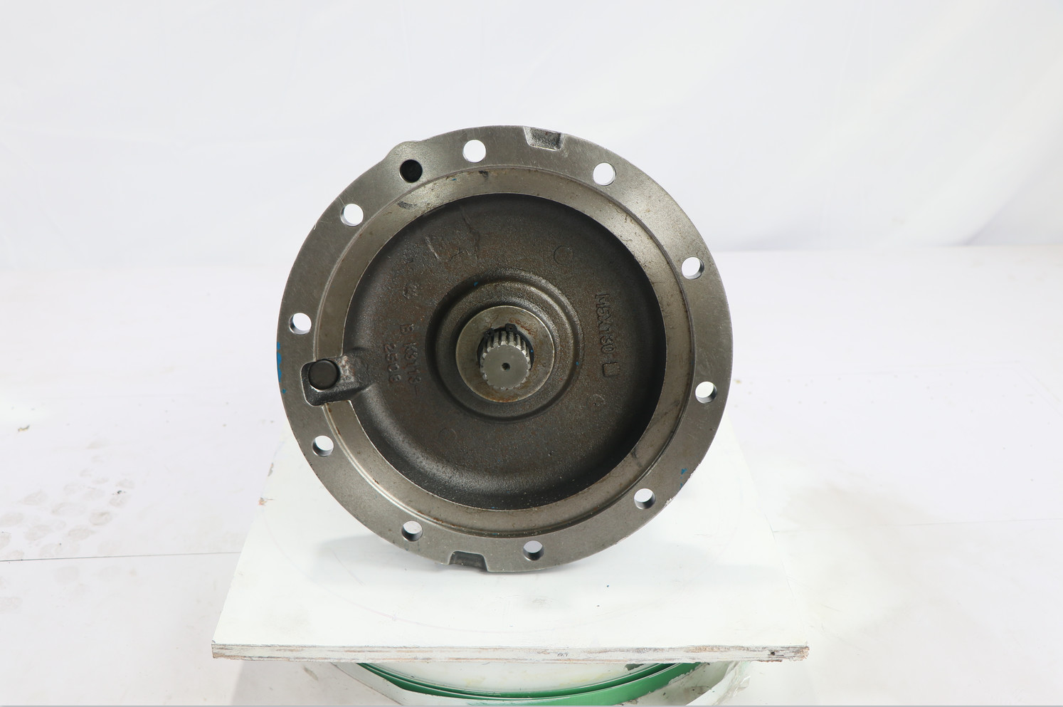Sk200-6e Excavator Swing Motor Yn15V00025f3 M5X130 Final Drive Parts