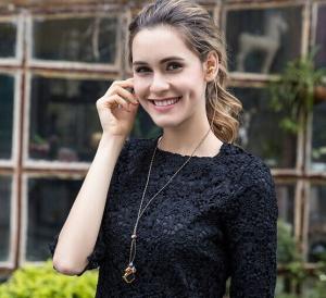 China Fashion Creative Pearl Necklace Bluetooth Headphone Earphone for Girls MH-01 wholesale