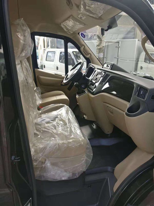 Foton Toano 15-20passengers Minibus with 2.8L Cummins Diesel Engine and 163HP Engine Power