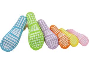 China OEM Trampoline Grip Socks Ulimate Air Trampoline Park Non Slip Jumping Socks Unisex Adult wholesale